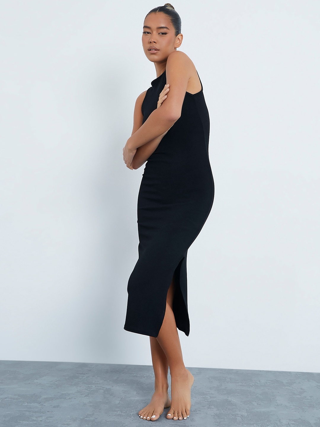 

I Saw It First Women Black Solid Bodycon Midi Dress