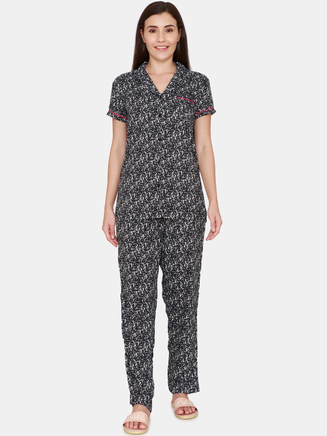 

Coucou by Zivame Women Black & White Printed Night suit