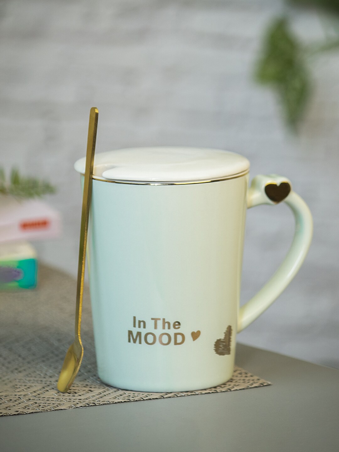 

MARKET99 Peach-Coloured & Gold-Toned Printed Ceramic Glossy Mug