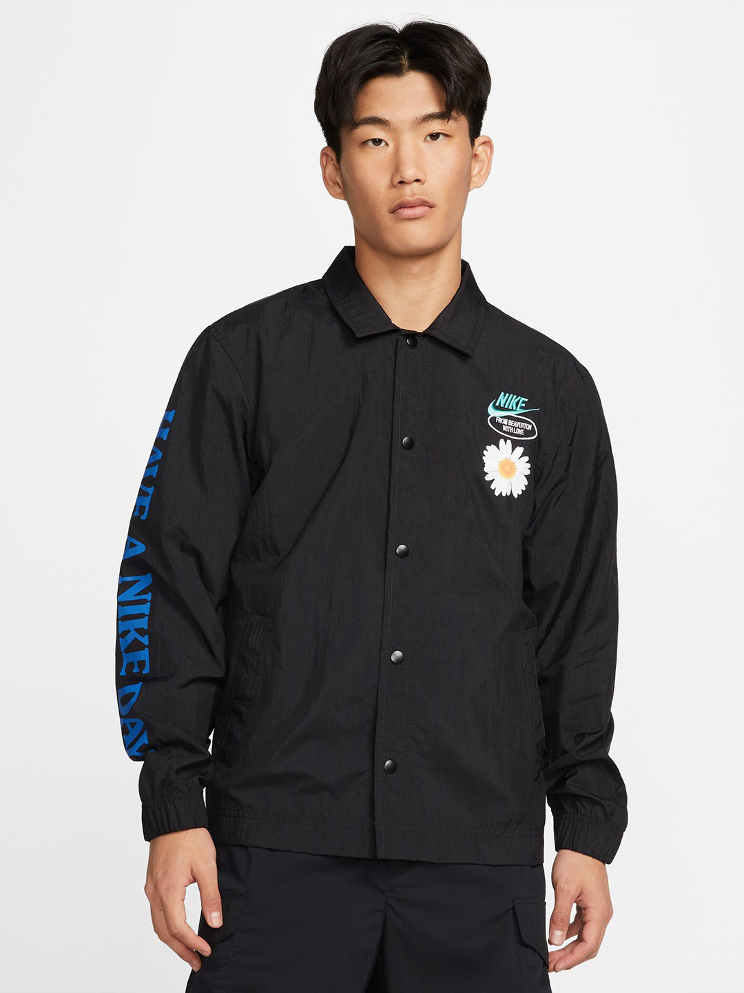

Nike Men Black & Blue Sporty Jacket