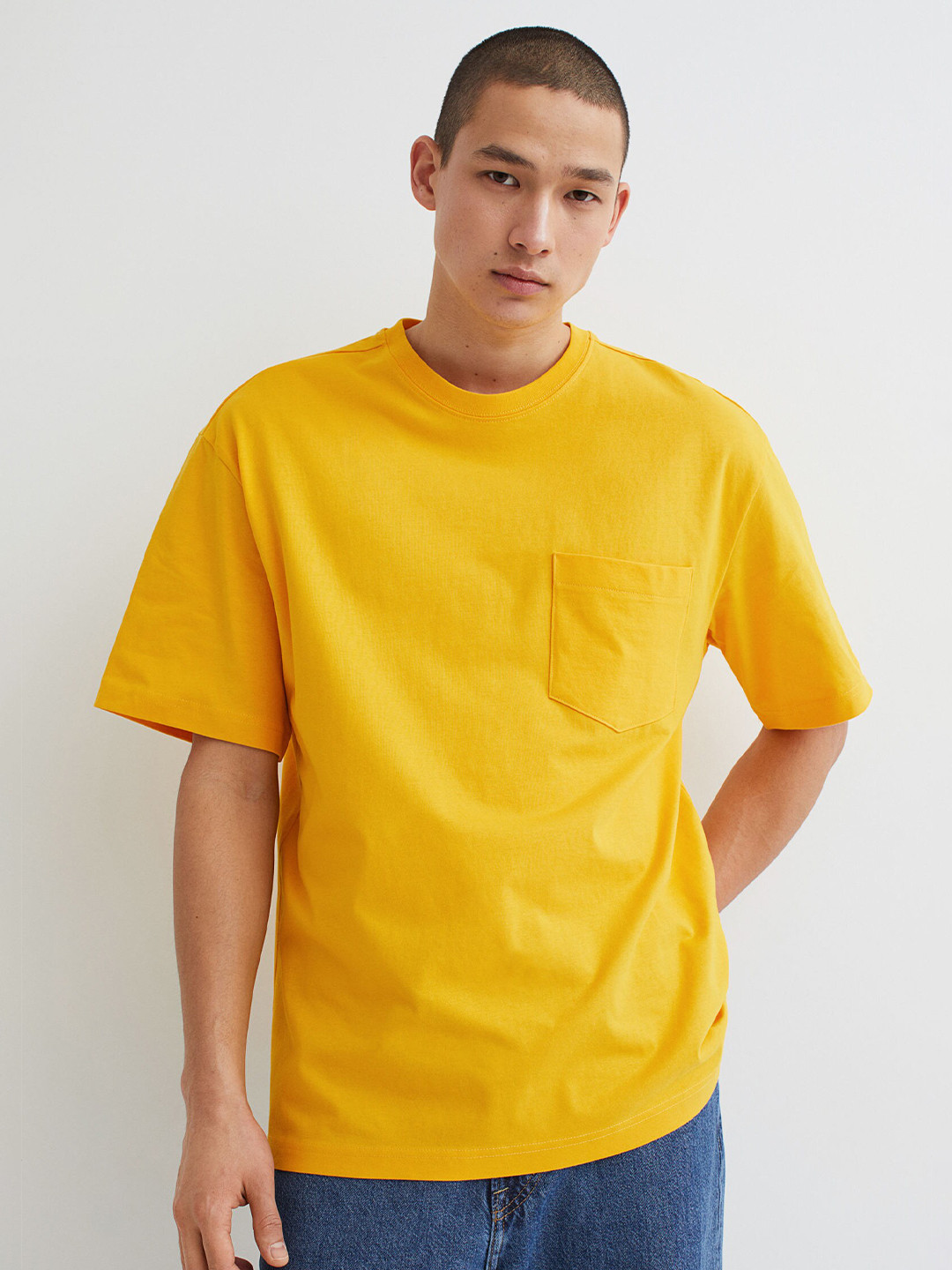 

H&M Yellow Solid Relaxed Fit Pocket-Detail T-shirt