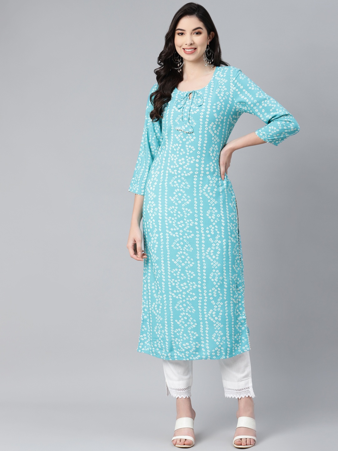 

PIROH Women Blue & White Bandhani Printed Gotta Patti Kurta