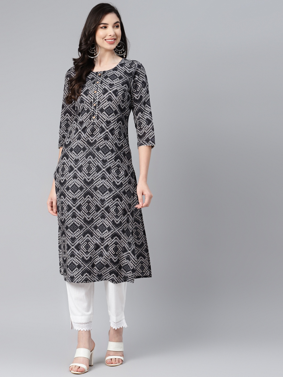 

PIROH Women Black & Grey Bandhani Printed Pure Cotton Gotta Patti Kurta