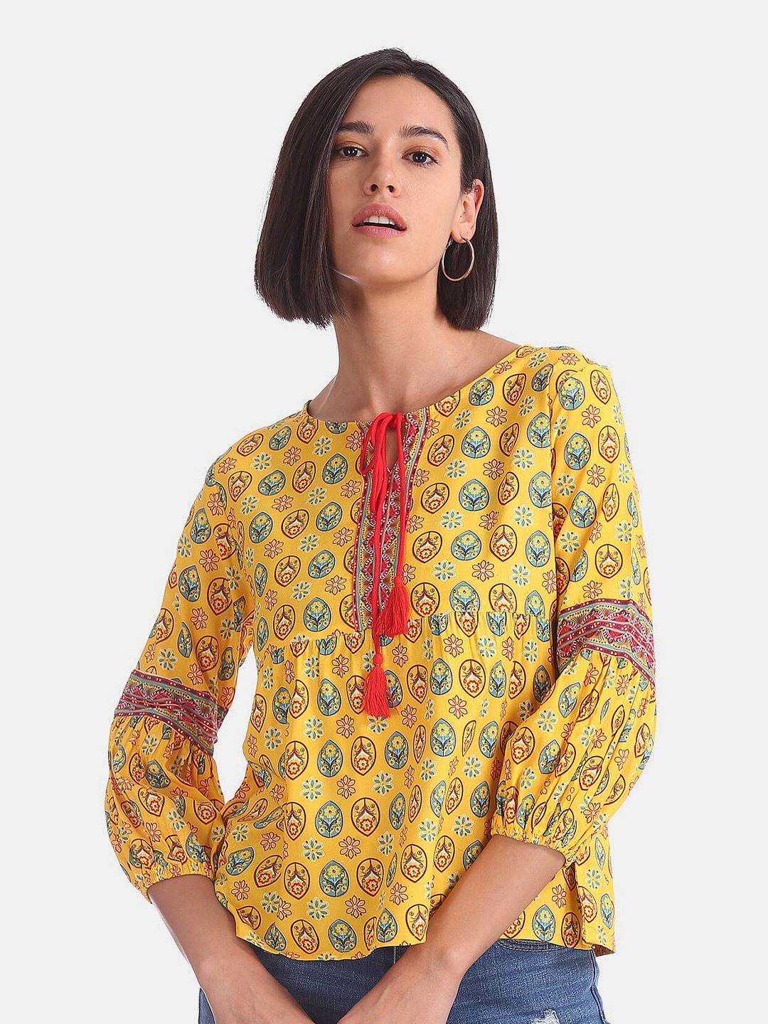 

Bronz Women Yellow Print Tie-Up Neck Top