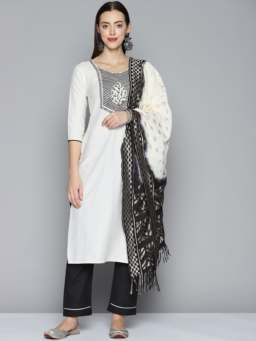 

Kvsfab Women White Ethnic Motifs Yoke Design Sequinned Pure Cotton Kurta with Trousers & With Dupatta