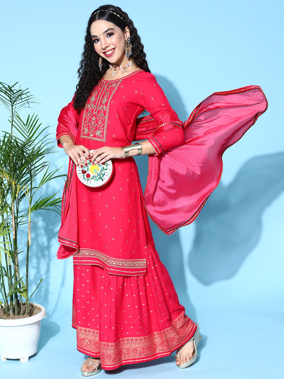 

Kvsfab Women Floral Viscose Rayon Ethereal Embroidery Kurta Set, Pink