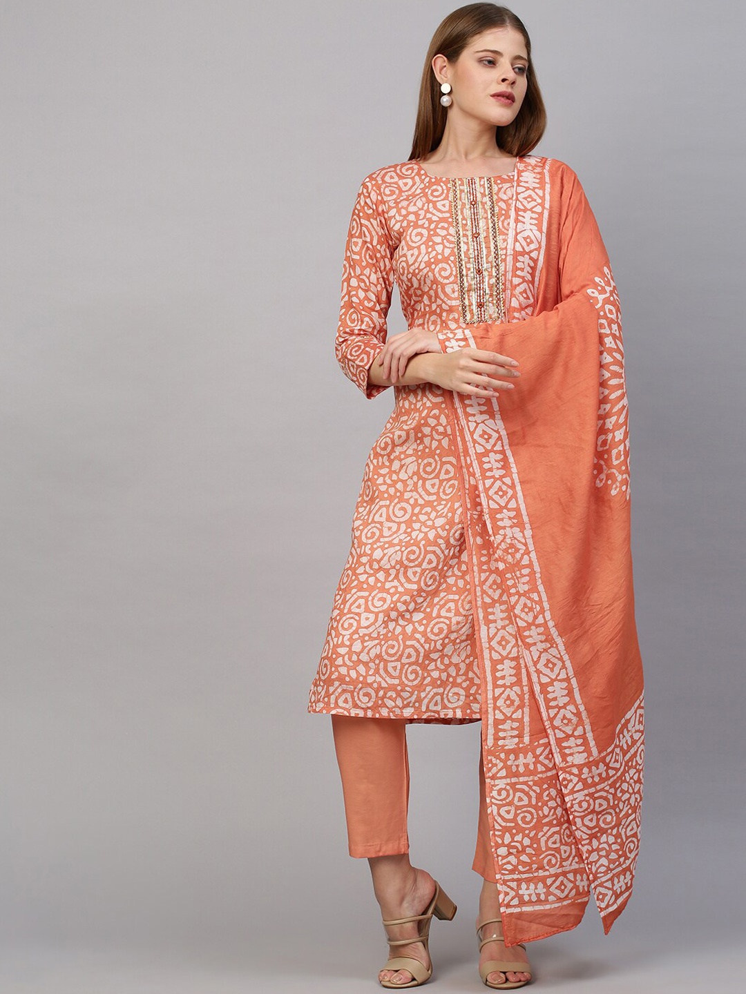 

FASHOR Women Orange Printed Mirror Work Chanderi Silk Kurta & Trousers With Dupatta