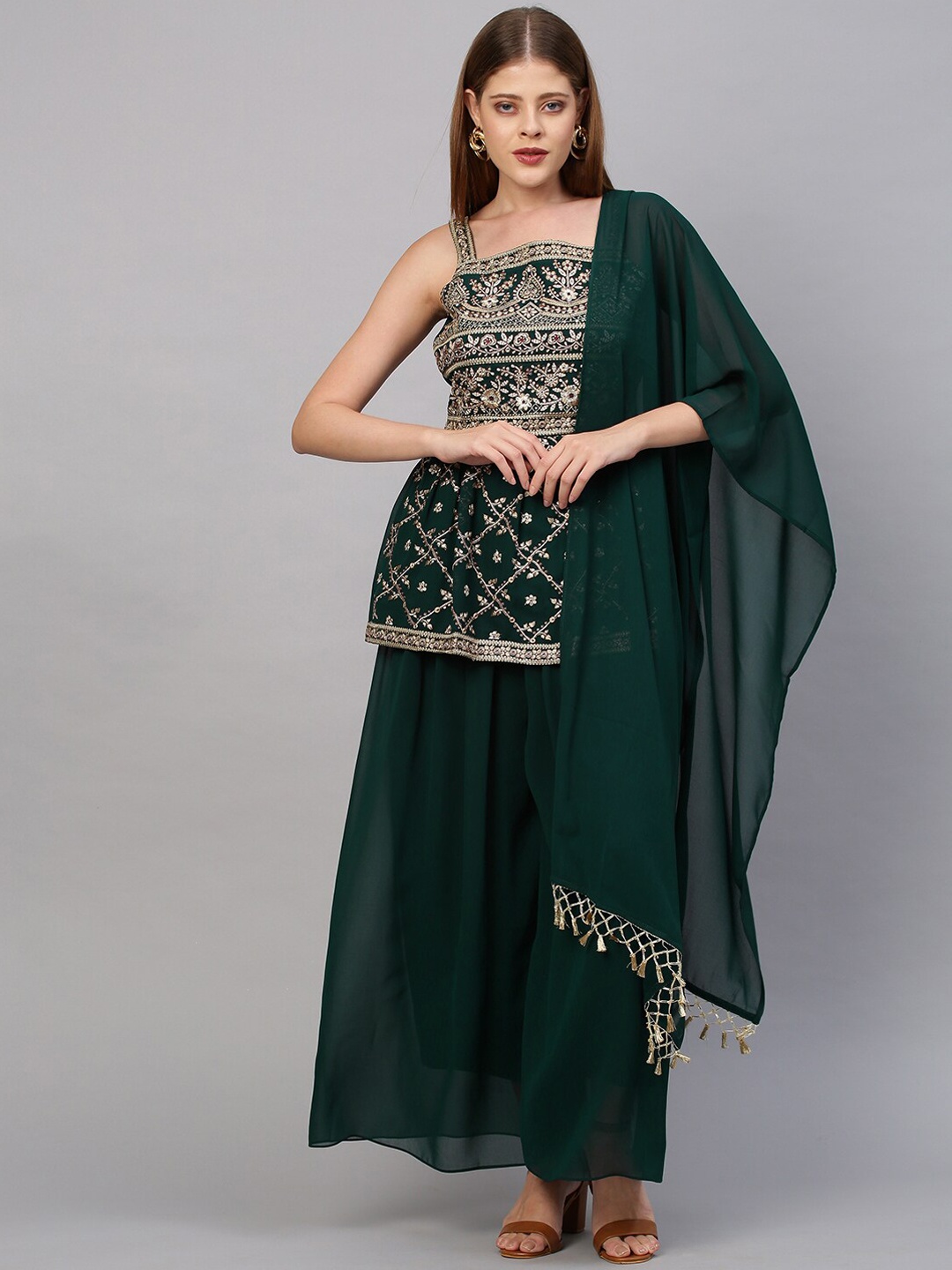 

FASHOR Women Green Floral Embroidered Sequinned Kurti & Palazzos With Dupatta