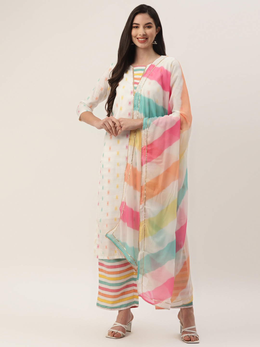 

VAABA Women Off White Printed Gotta Patti Kurta with Palazzos & With Dupatta