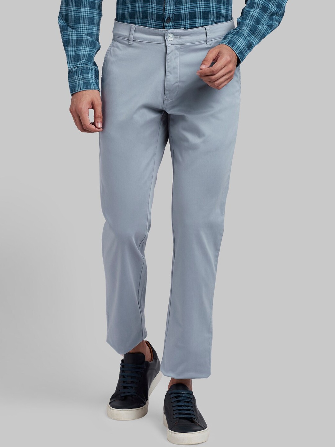 

Parx Men Blue Solid Tapered Fit Trousers