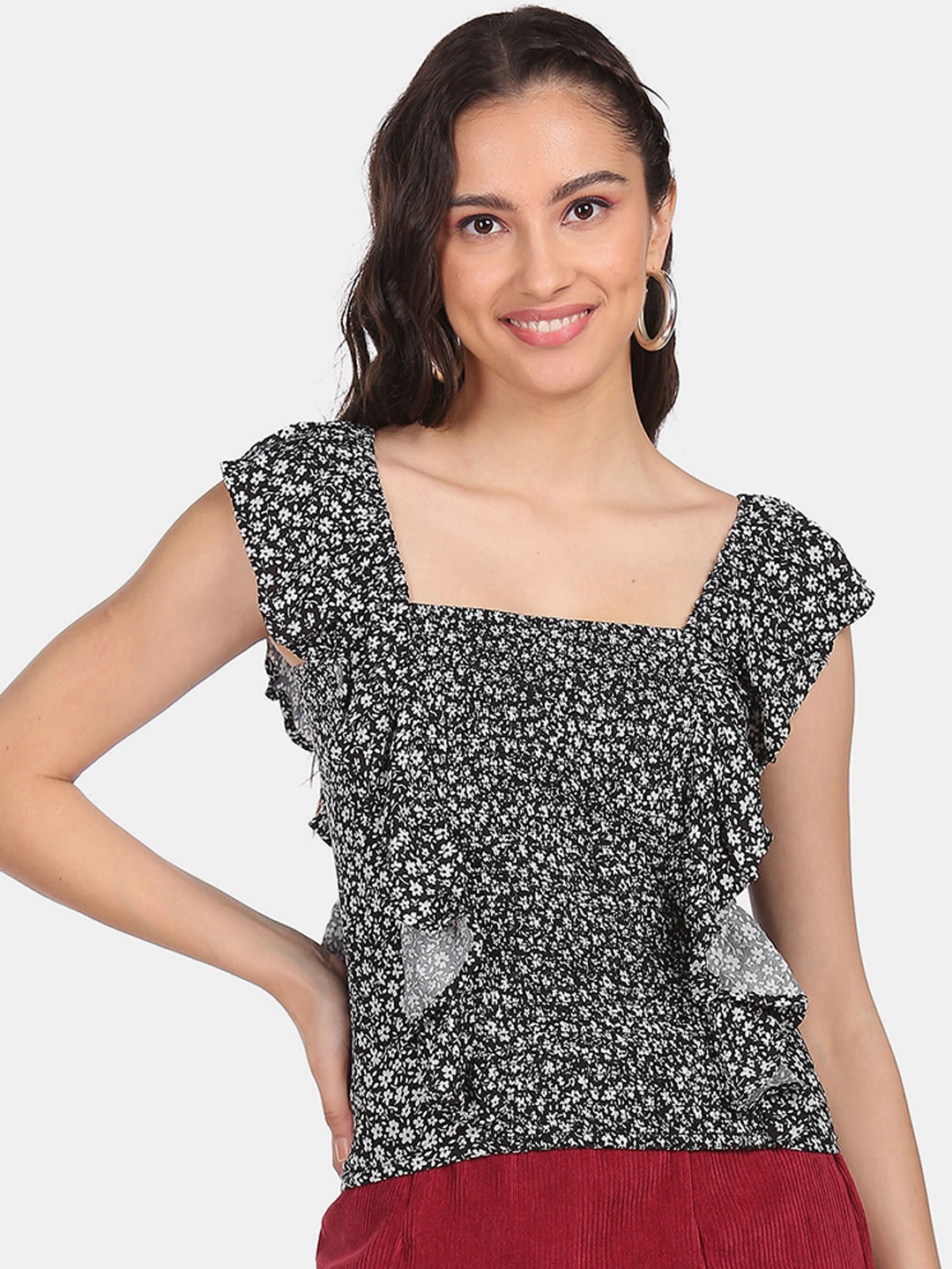 

Sugr Women Black & White Floral Printed Top
