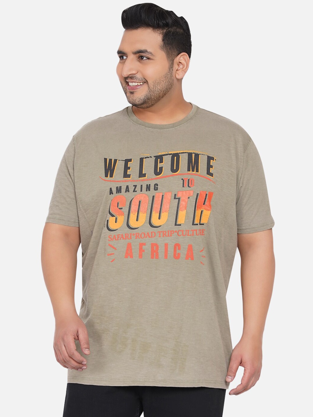 

Santonio Men Brown & Black Typography Printed Pure Cotton T-shirt