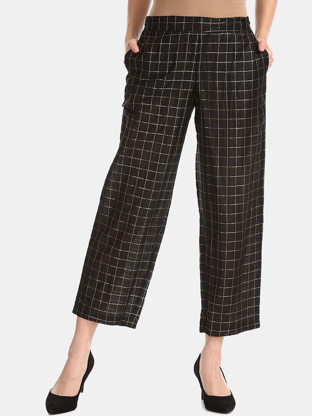 

Anahi Women Black & Gold-Toned Checked Trousers