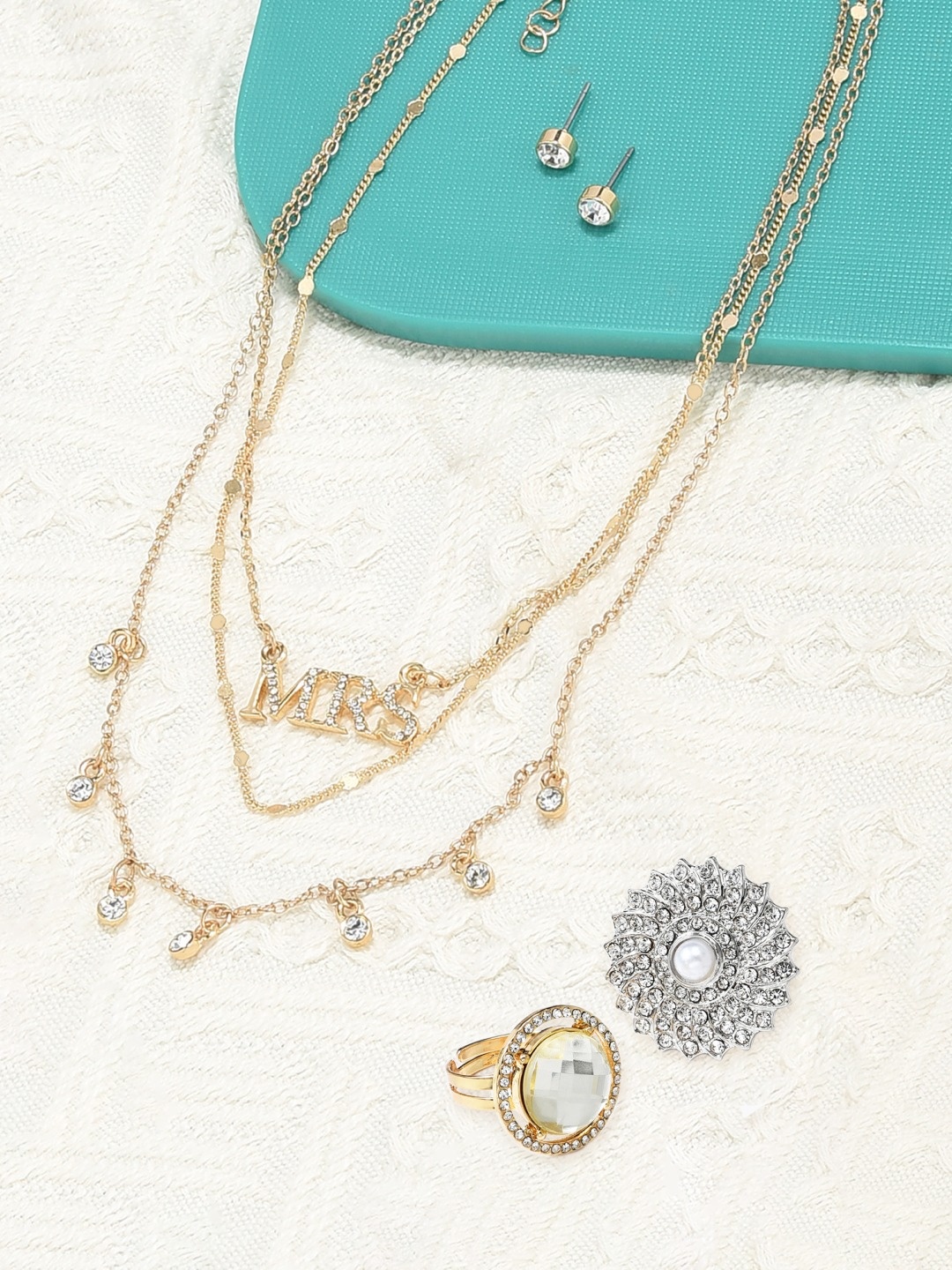 

AMI Gold-Plated Silver-Toned & White Layered Jewellery Set