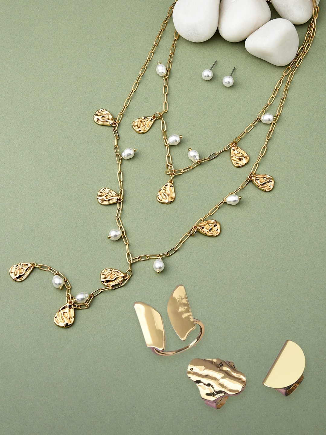 

AMI Gold-Plated & White Layered Chain With Ring Set