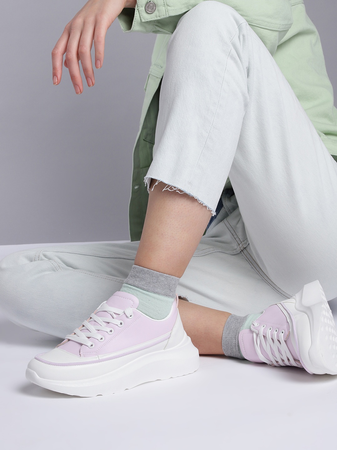 

Kook N Keech Women Lilac & White Colourblocked Sneakers, Lavender