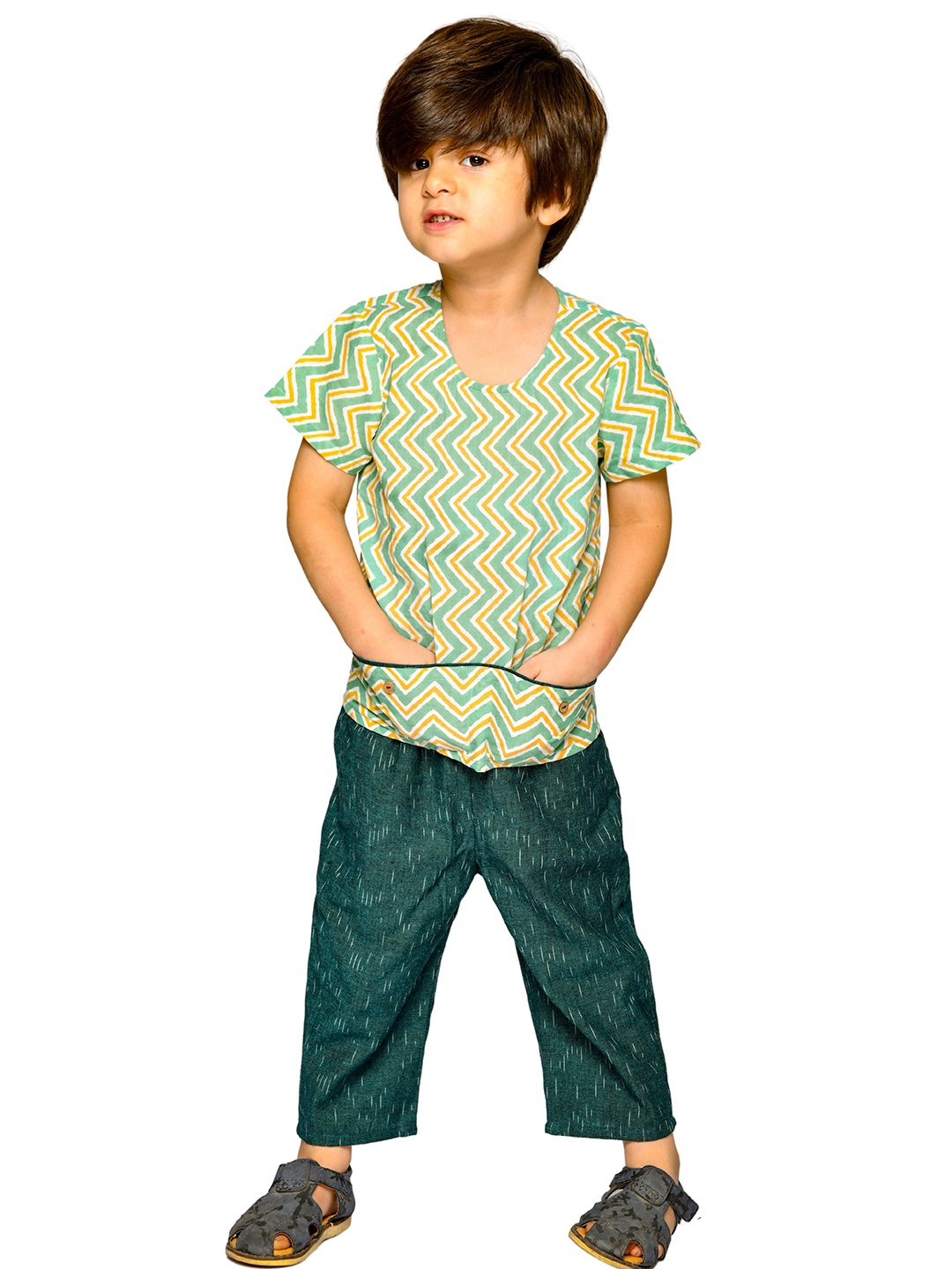 

Tiny Bunnies Kids Green Chevron Print Pure Cotton Co-Ord Set