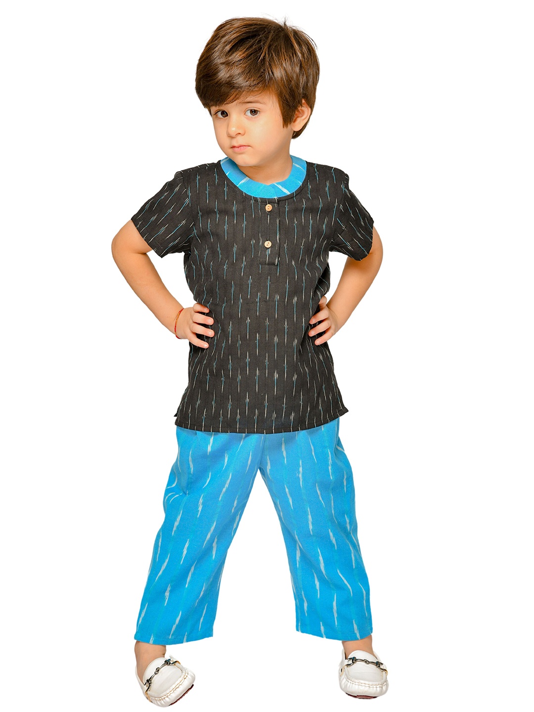 

Tiny Bunnies Kids Black & Blue Printed Pure Cotton Co-Ord Set