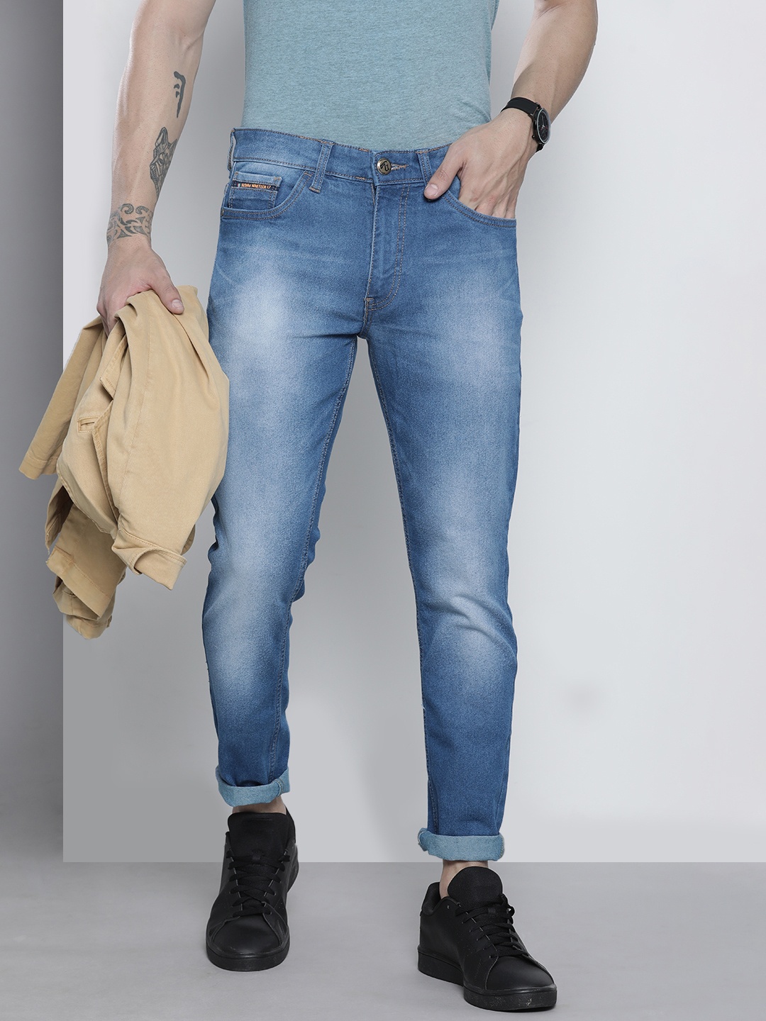 

The Indian Garage Co Men Blue Slim Fit Light Fade Stretchable Jeans