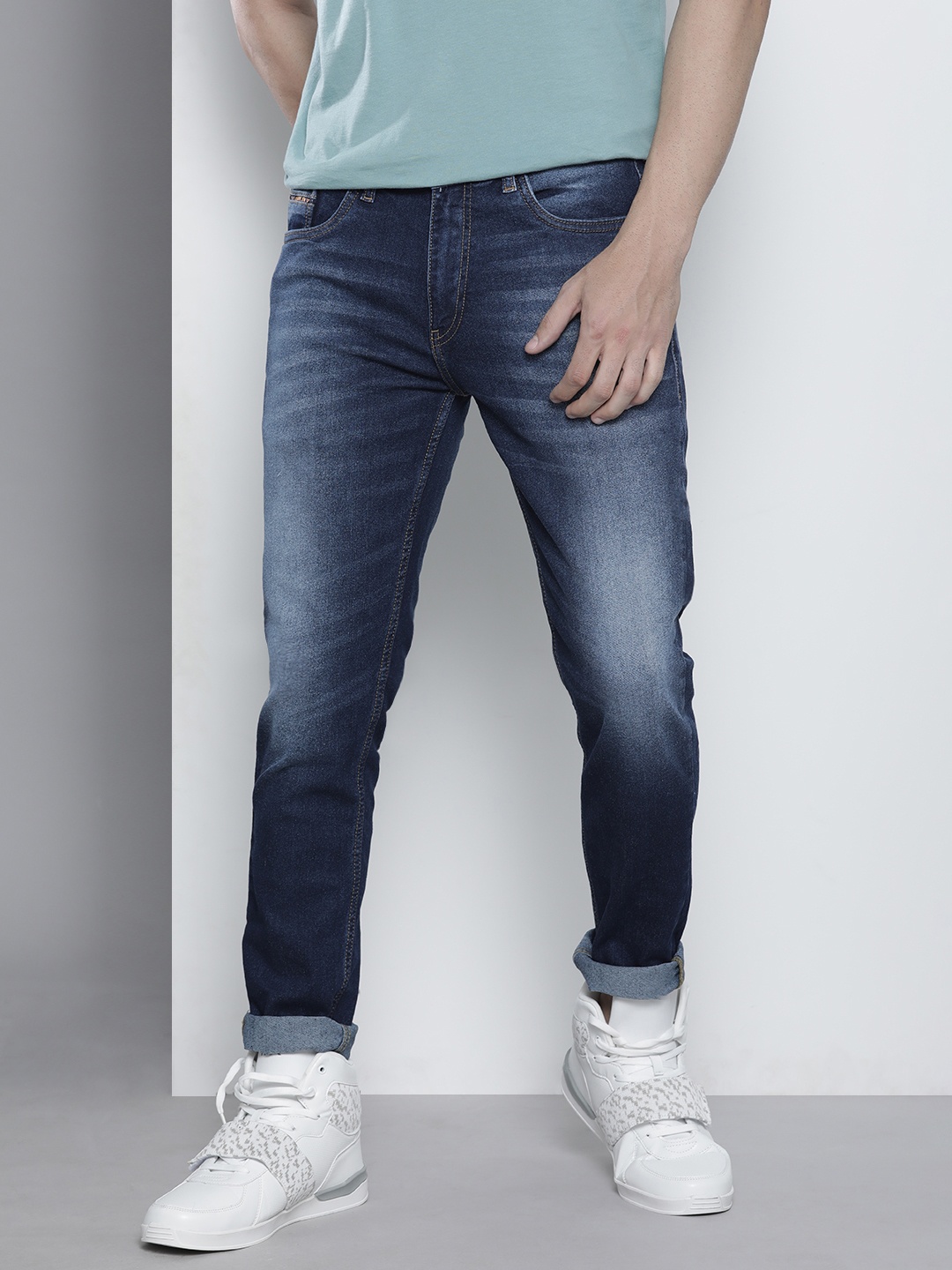 

The Indian Garage Co Men Navy Blue Slim Fit Heavy Fade Stretchable Jeans