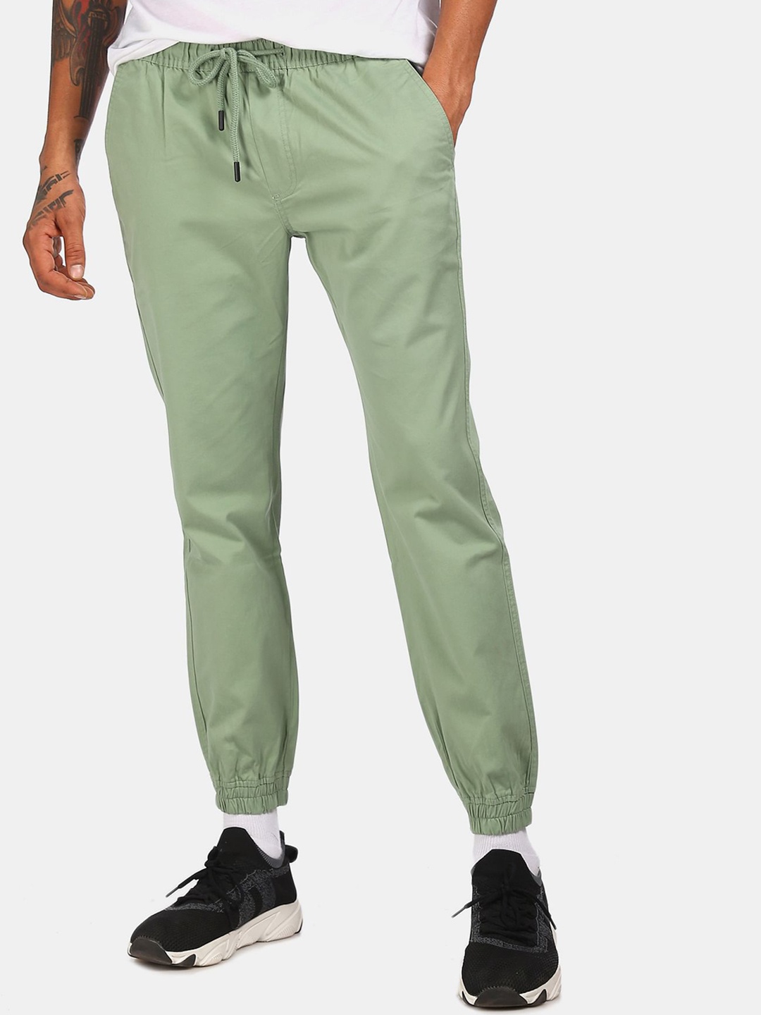 

Cherokee Men Green Solid Straight Fit Joggers