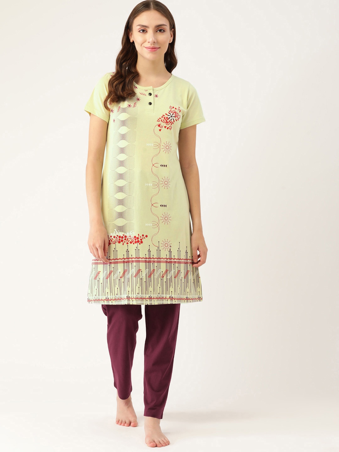 

BROOWL Women Cream-Coloured & Burgundy Printed Pure Cotton Night suit