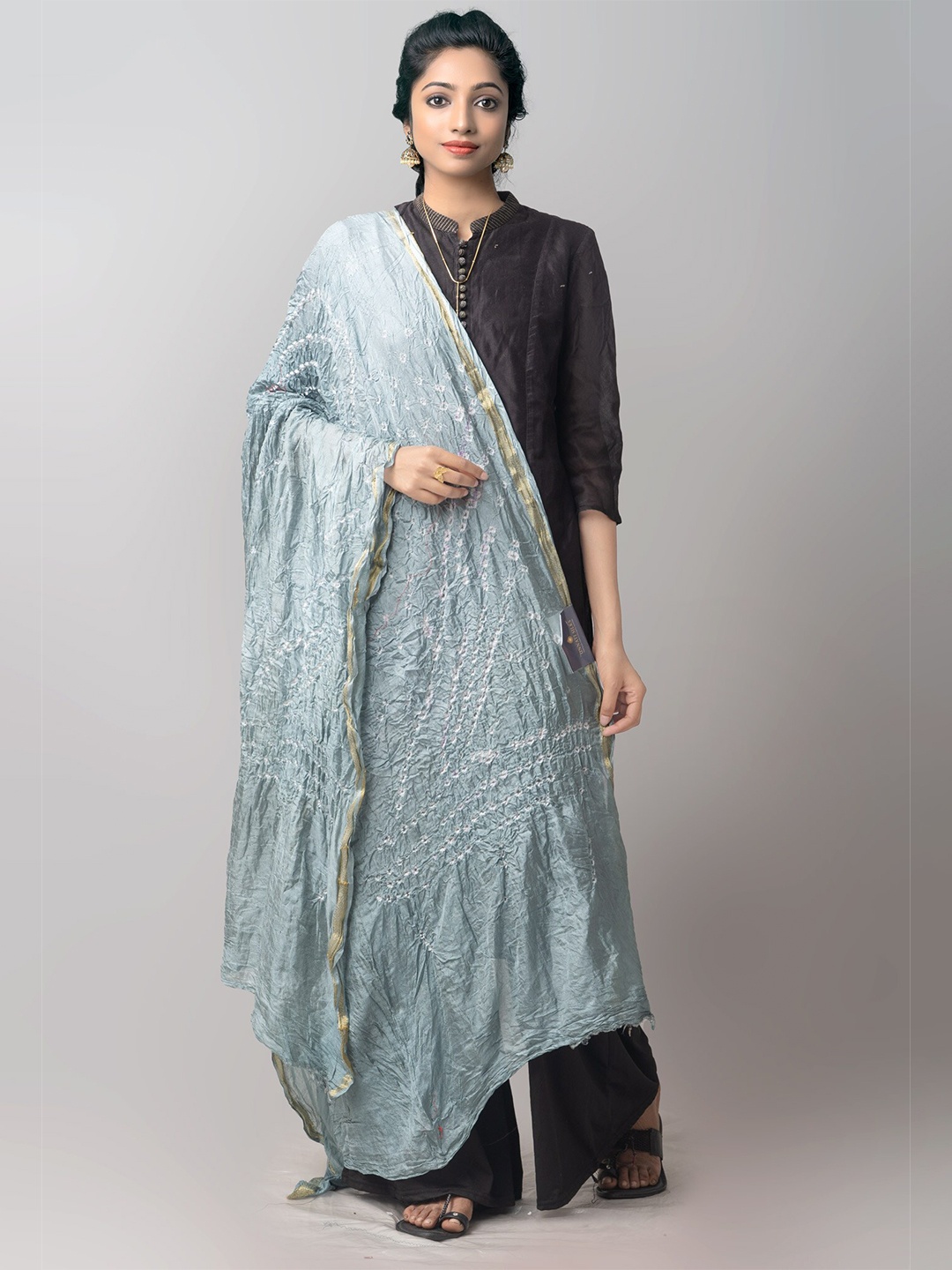 

Unnati Silks Grey & White Pure Silk Tie and Dye Bandhani Dupatta with Zari
