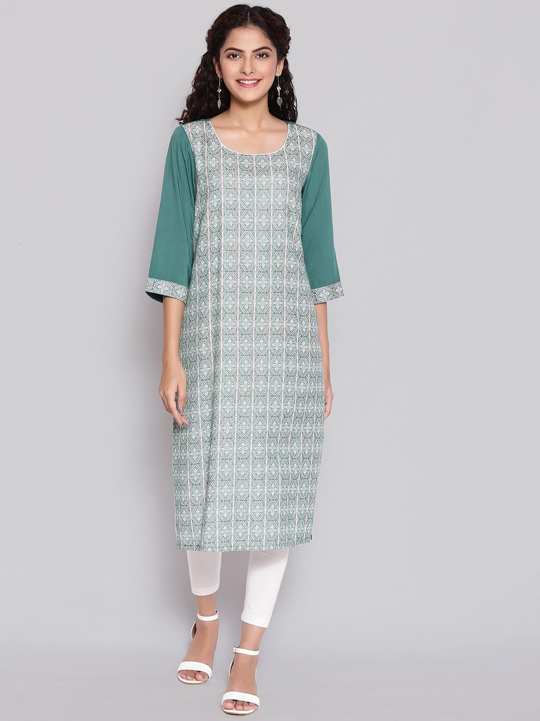 

AURELIA Women Green & White Geometric Printed Thread Work Pure Cotton Kurta
