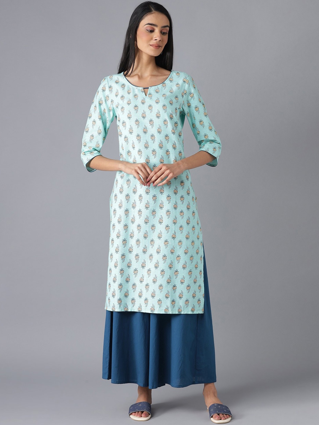 

Aurelia Women Green Floral Print Viscose Kurta Set with Trousers