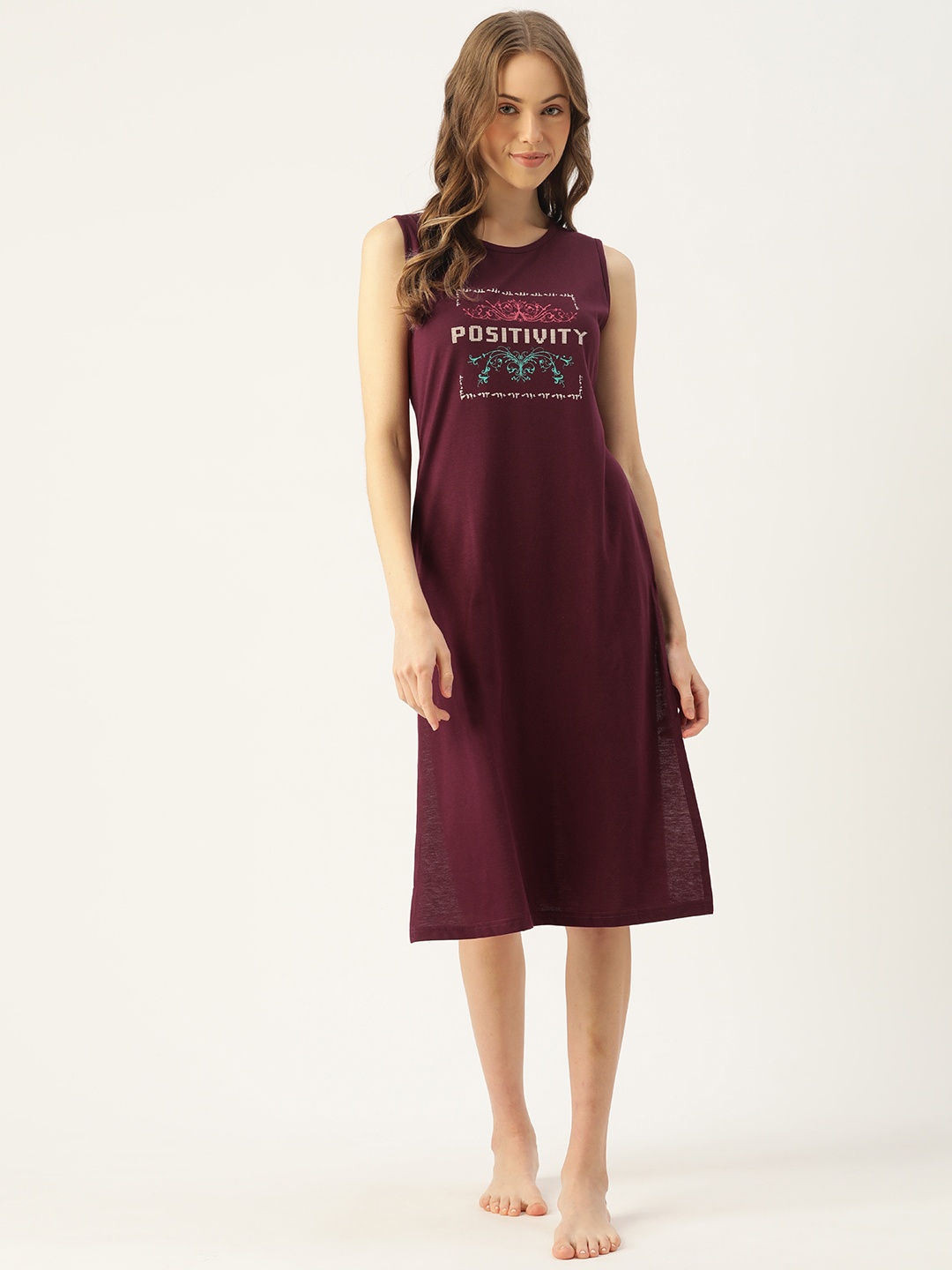 

BROOWL Burgundy & Off-White Graphic Printed Cotton Side Slits Midi T-Shirt Nightdress