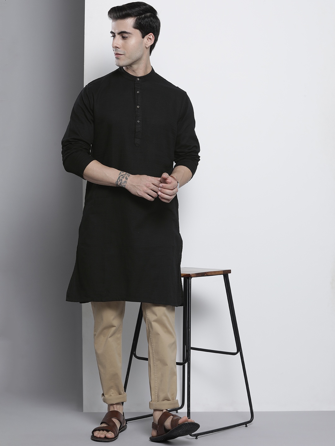

The Indian Garage Co Men Black Solid Kurta