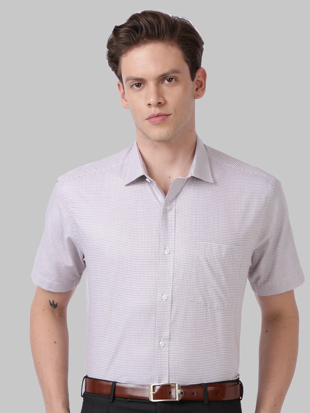 

Park Avenue Men Maroon Checked Regular Fit Formal Shirt