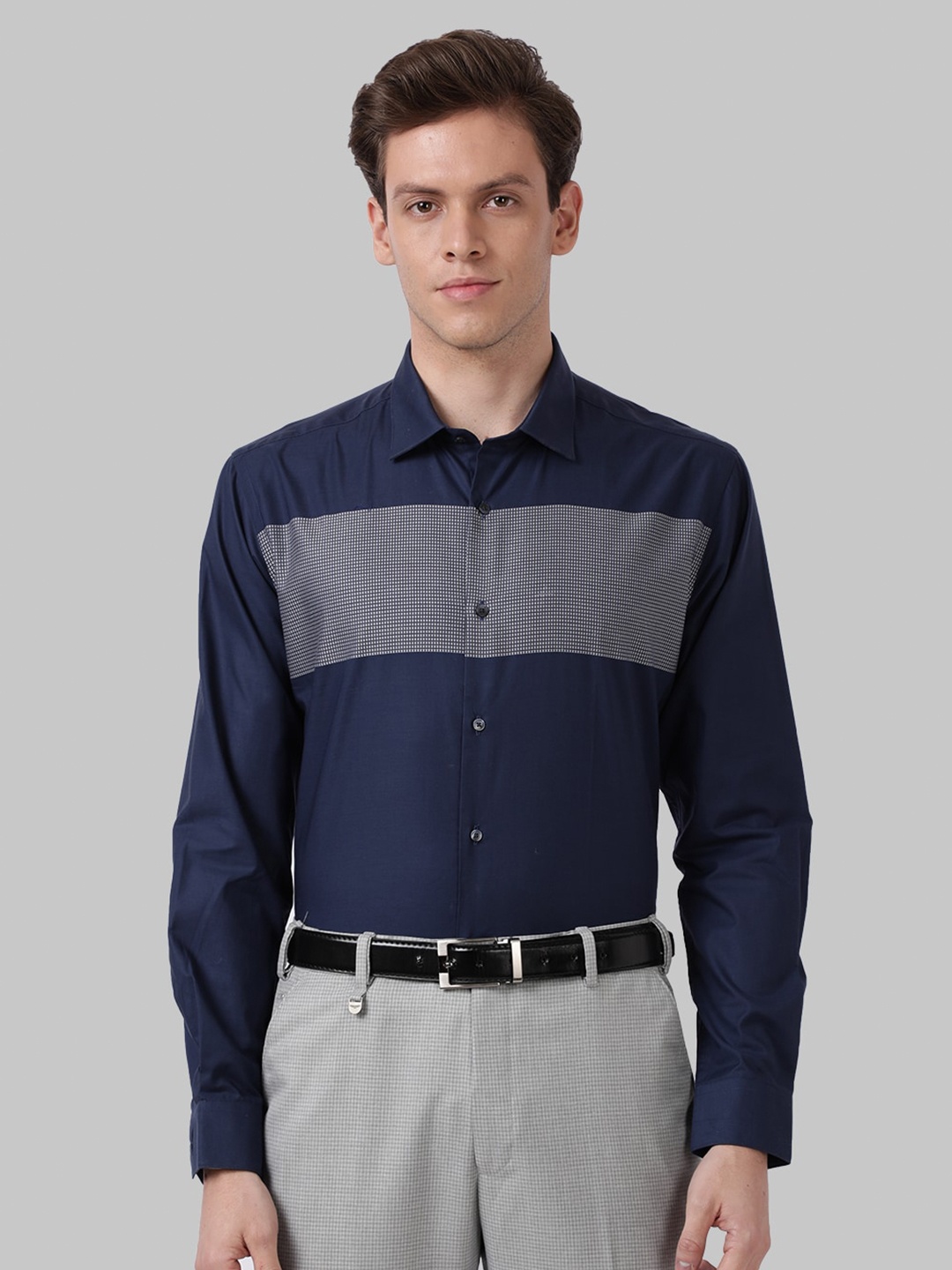 

Park Avenue Men Blue Slim Fit Colourblocked Cotton Formal Shirt