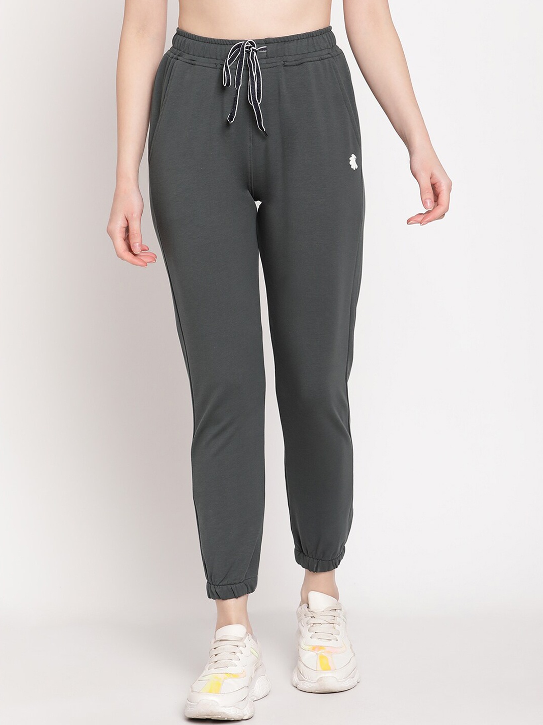 

Gallus Women Olive Green Solid Dry-Fit Cotton Lycra Joggers