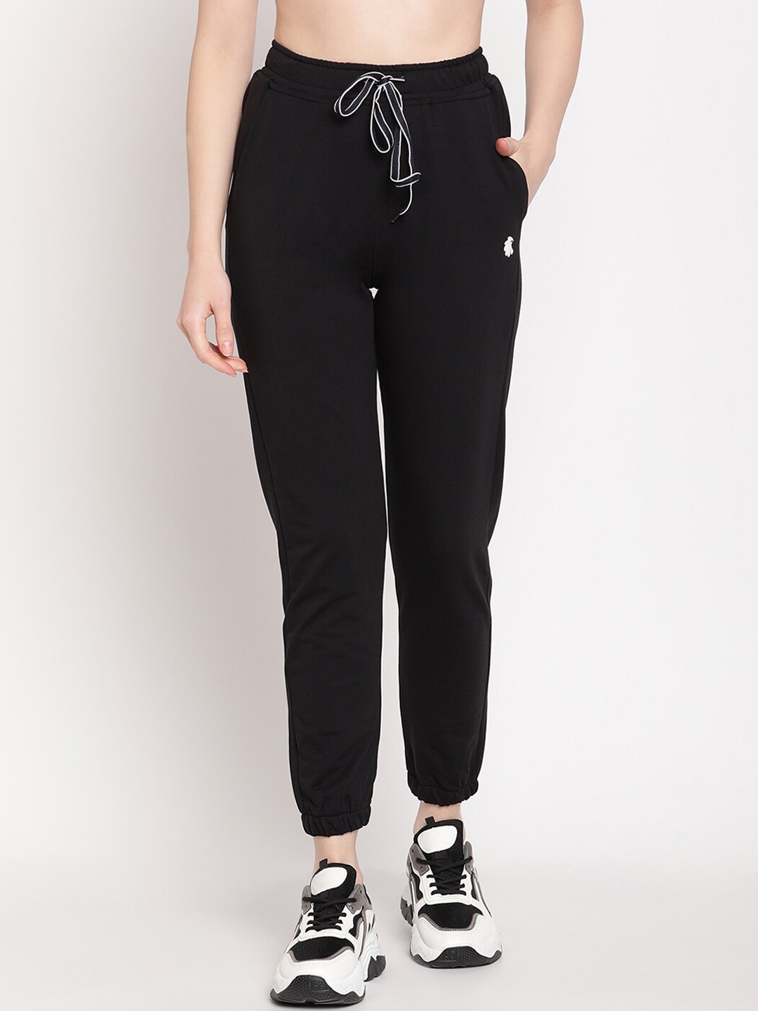 

Gallus Women Black Solid Dry-Fit Joggers