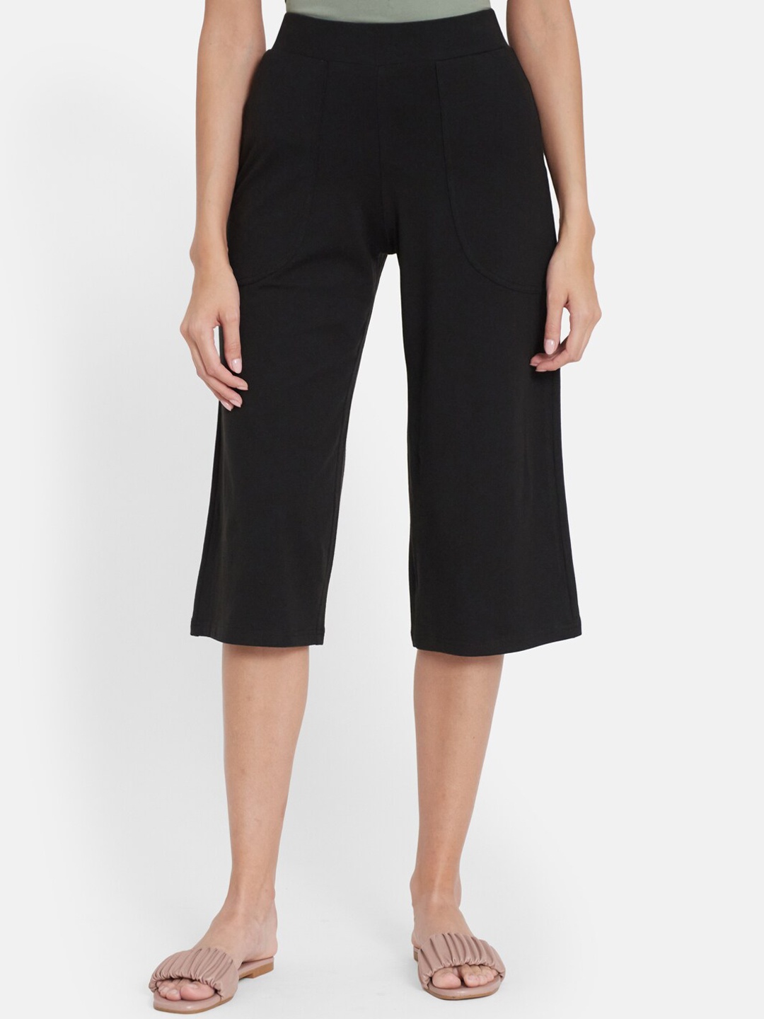 

UNMADE Women Black Solid Knee-Length Sustainable Lounge Pants