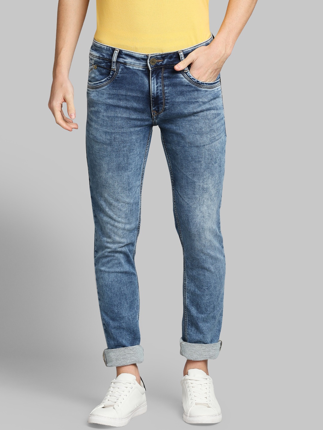 

Parx Men Blue Tapered Fit Heavy Fade Jeans