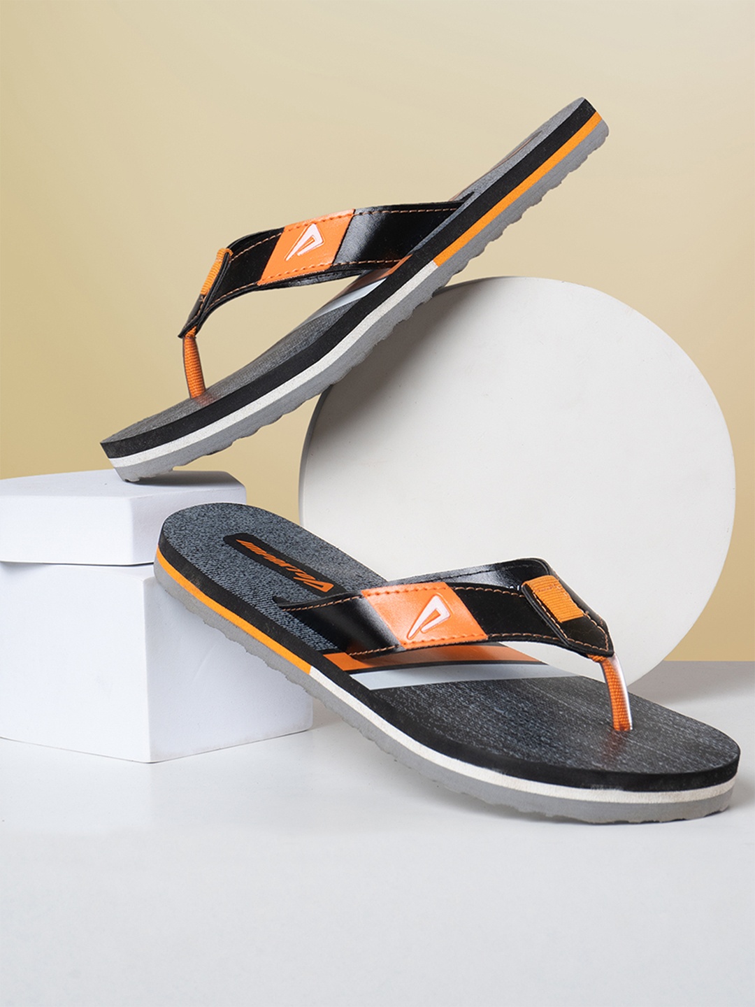 

IMPAKTO Men Black & White Printed Thong Flip-Flops