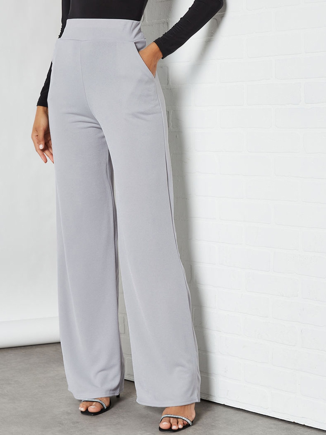 

Femme Luxe Women Grey Solid Flared Trousers