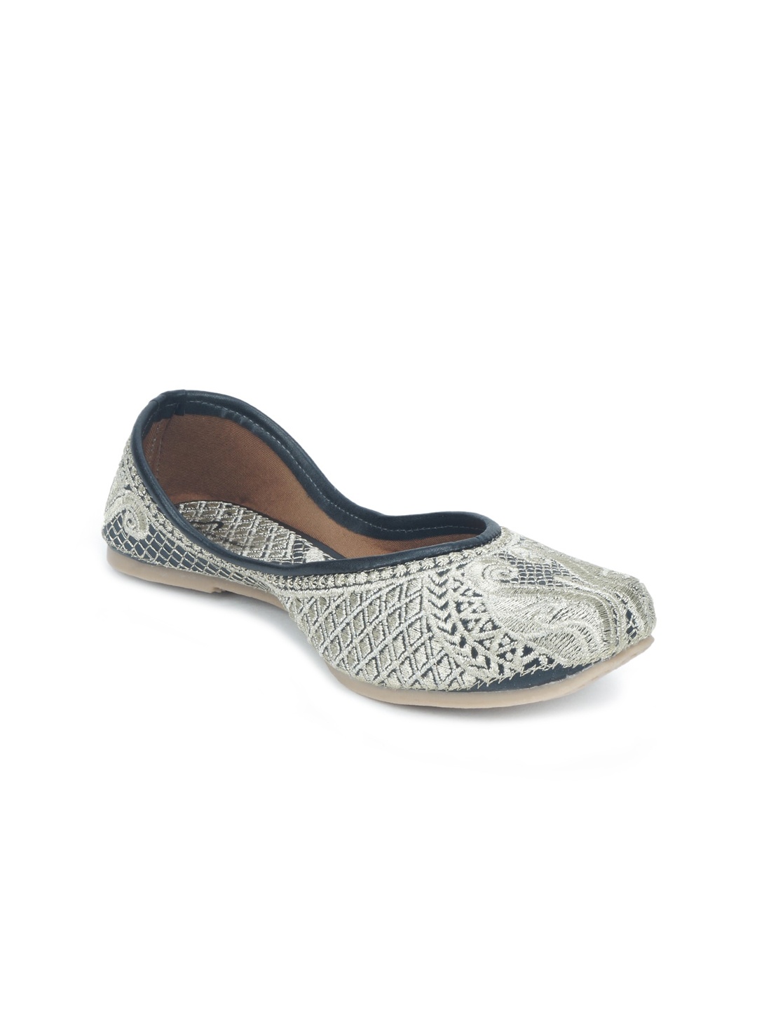 

The Desi Dulhan Women Black Embellished Leather Ethnic Mojaris Flats