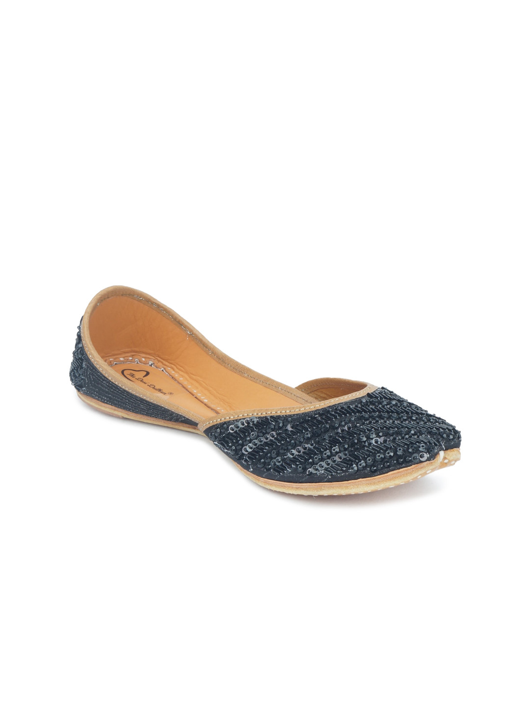 

The Desi Dulhan Women Black Embellished Leather Ethnic Mojaris