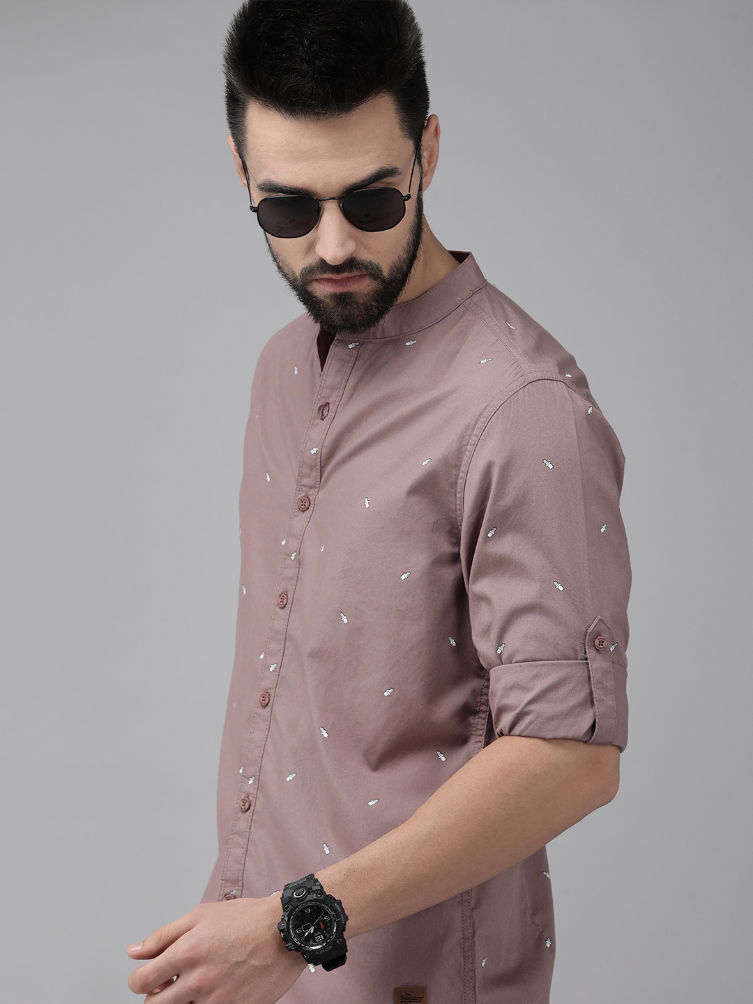 

Roadster Men Mauve & White Printed Roll-Up Sleeve Casual Shirt