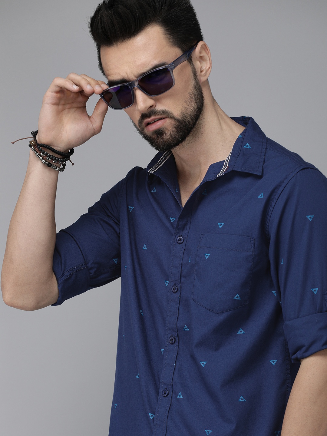 

Roadster Men Blue Geometric Printed Pure Cotton Casual Shirt