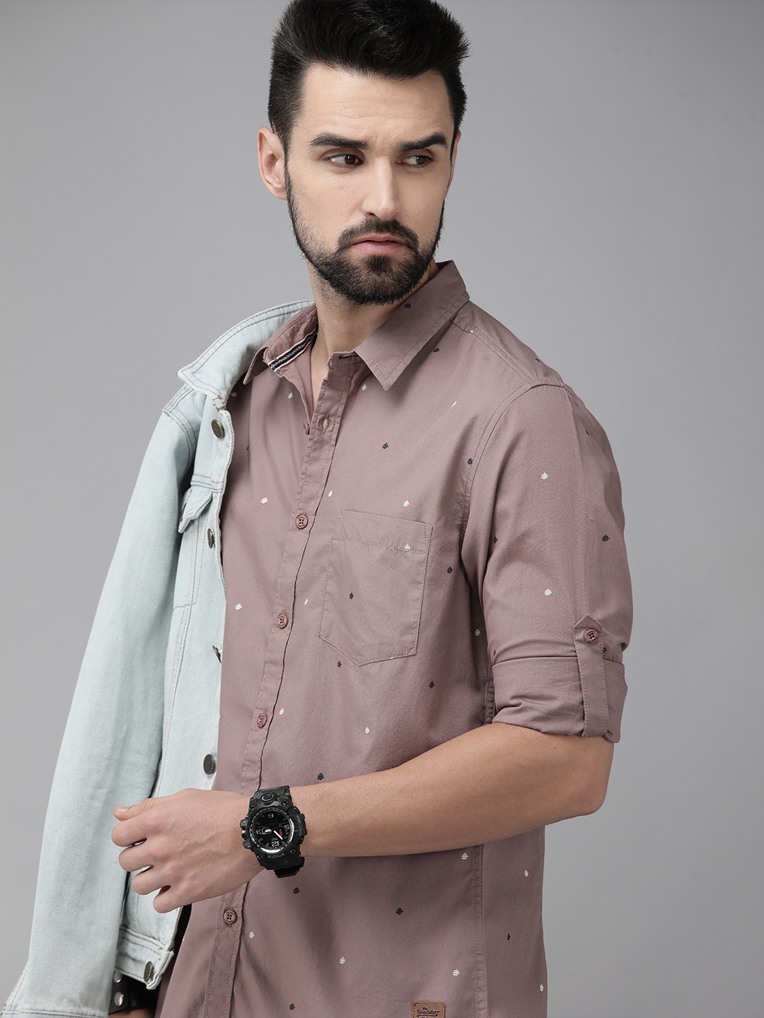 

The Roadster Lifestyle Co. Men Mauve&Black Printed Pure Cotton Casual Shirt