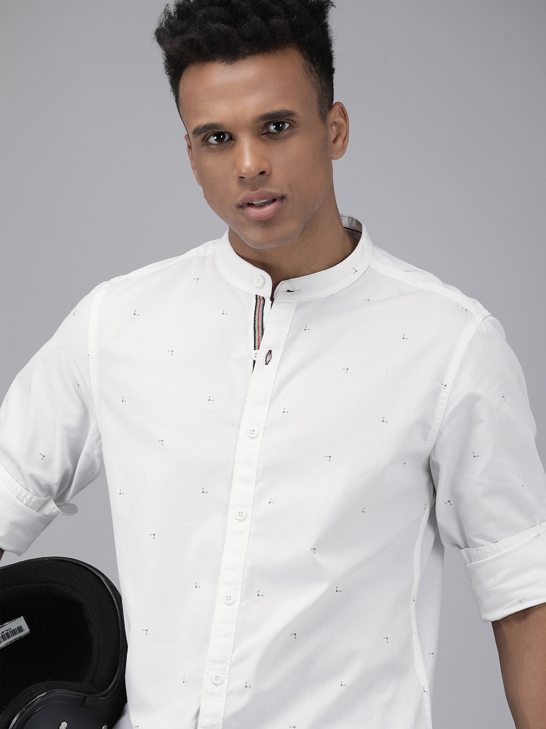 

The Roadster Lifestyle Co Men White & Grey Printed Casual Pure Cotton Shirt
