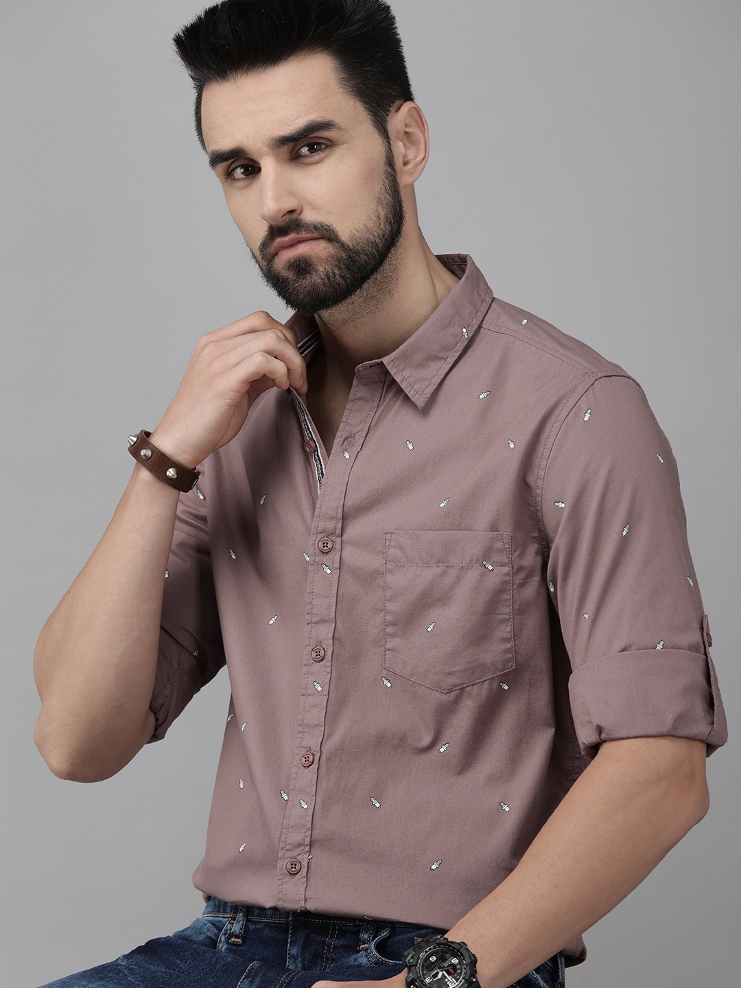 

Roadster Men Mauve & White Printed Roll-Up Sleeve Casual Shirt