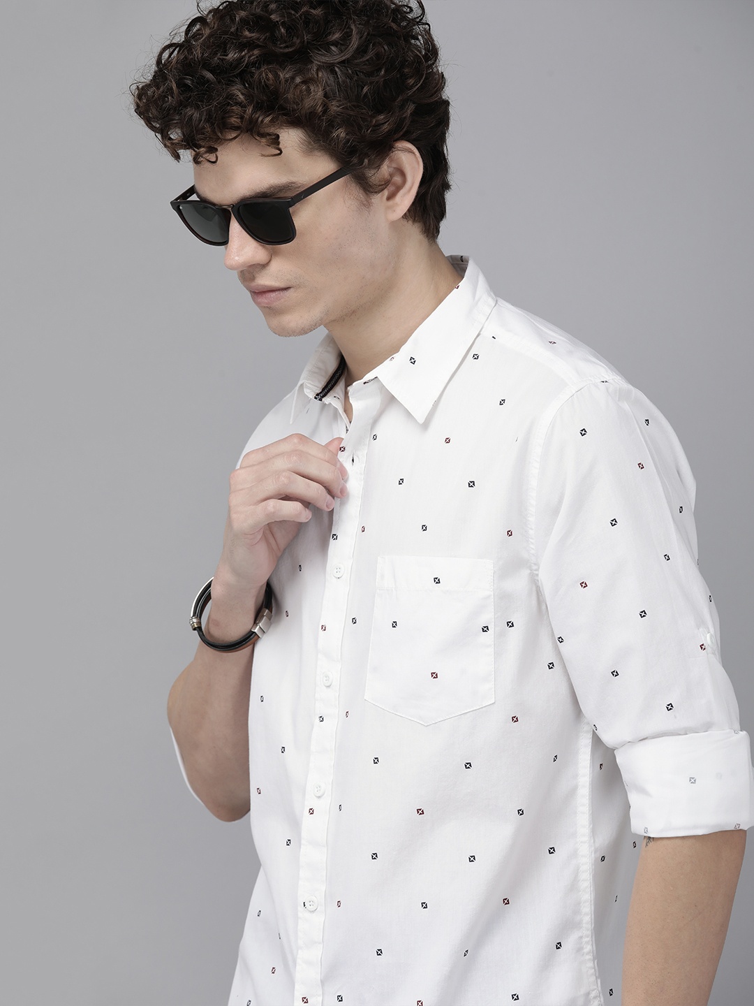 

Roadster Men White Geometric Printed Pure Cotton Casual Shirt
