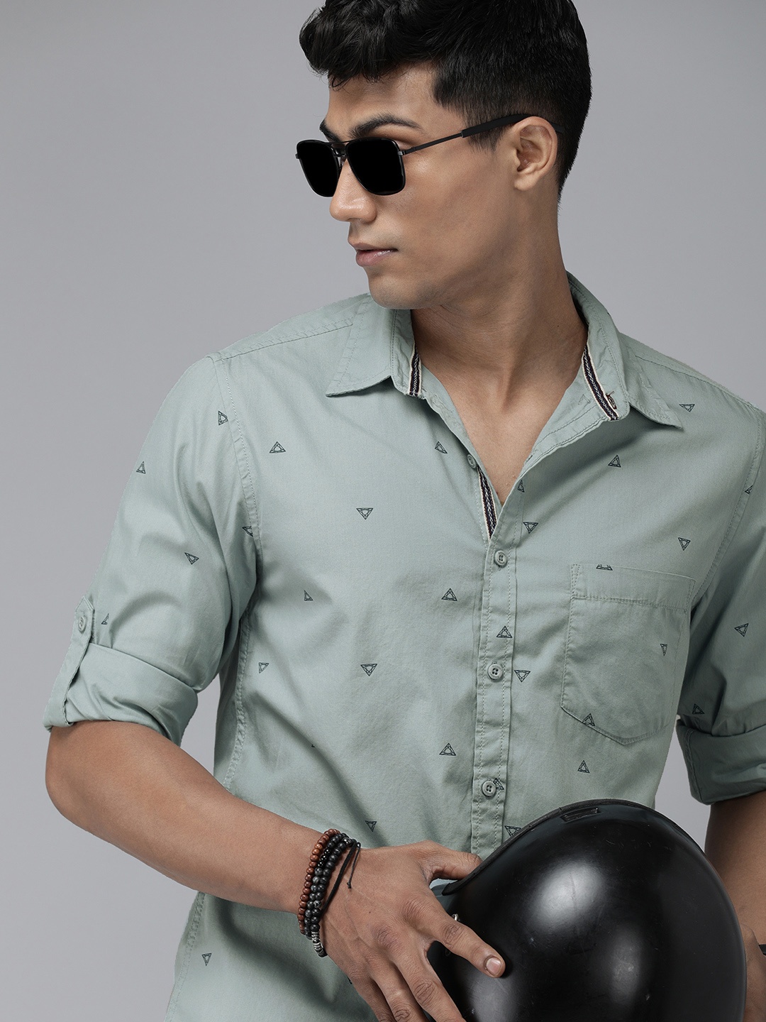 

Roadster Men Grey Printed Pure Cotton Casual Shirt