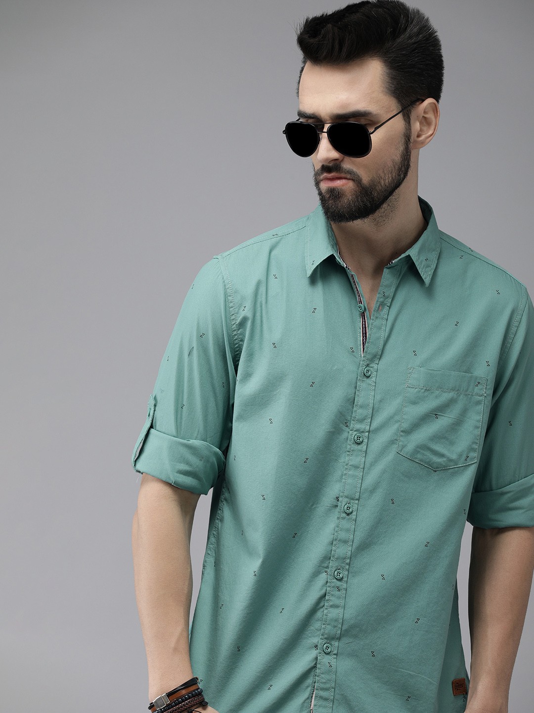 

Roadster Men Green & Black Printed Pure Cotton Casual Shirt