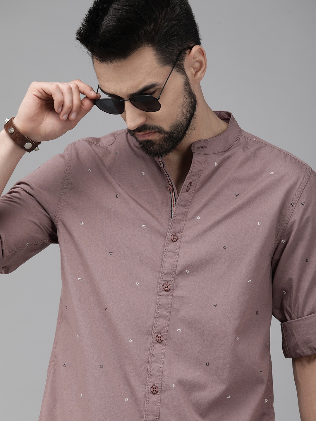 

Roadster Men Mauve & White Printed Roll-Up Sleeve Casual Shirt